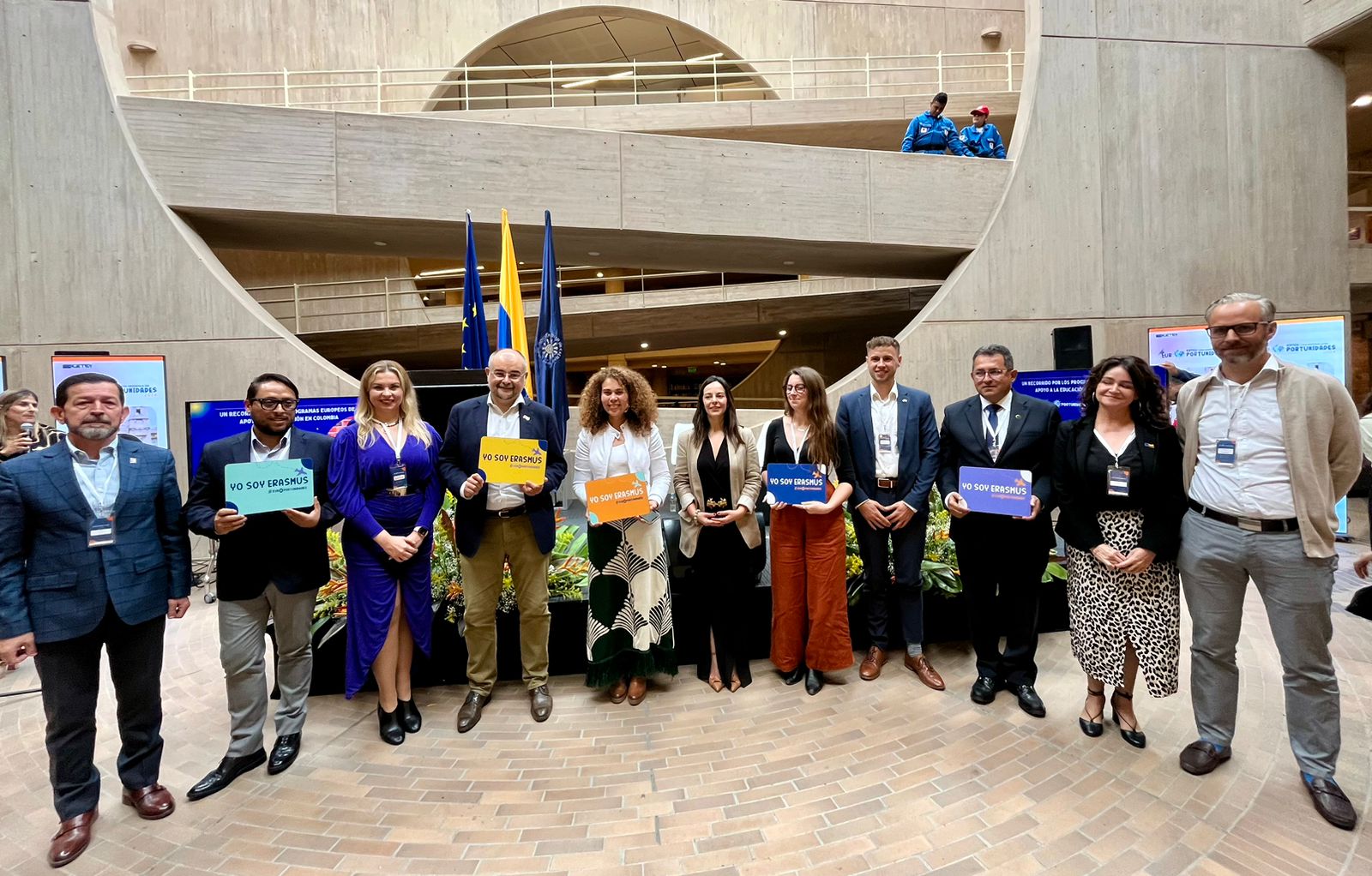 PIcture that include letft to write - The Director of the Caldas University, Education Ministry representative, Viktoria VOdnarova Euraxess representative, GIlles Bertrand, EUD Embassador for Colombia, Ministryu of Education of Colombia, DAAD Representative.